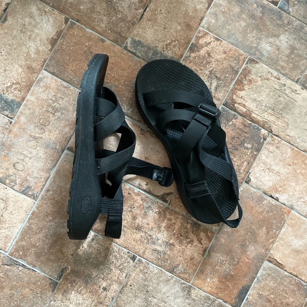 Black Chaco Men Size 10 Only Worn 1 x for vacay